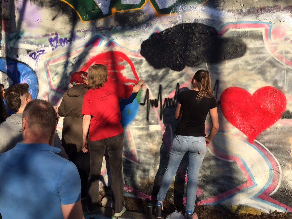 Erzieher*innen und Heilerziehungspfleger*innen Graffiti Weltgesundheitstag Burak Bektaş Gedenktag