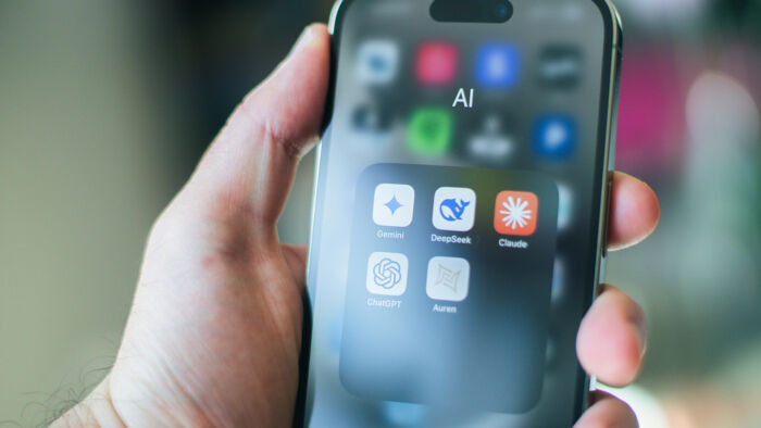 Sozialassistenz bis Pflege: Warum soziale Berufe weniger von KI betroffen sind